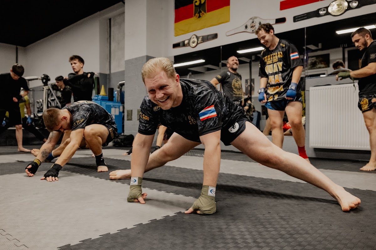 Trainingsgruppe des Energy Gym beim Mattentraining